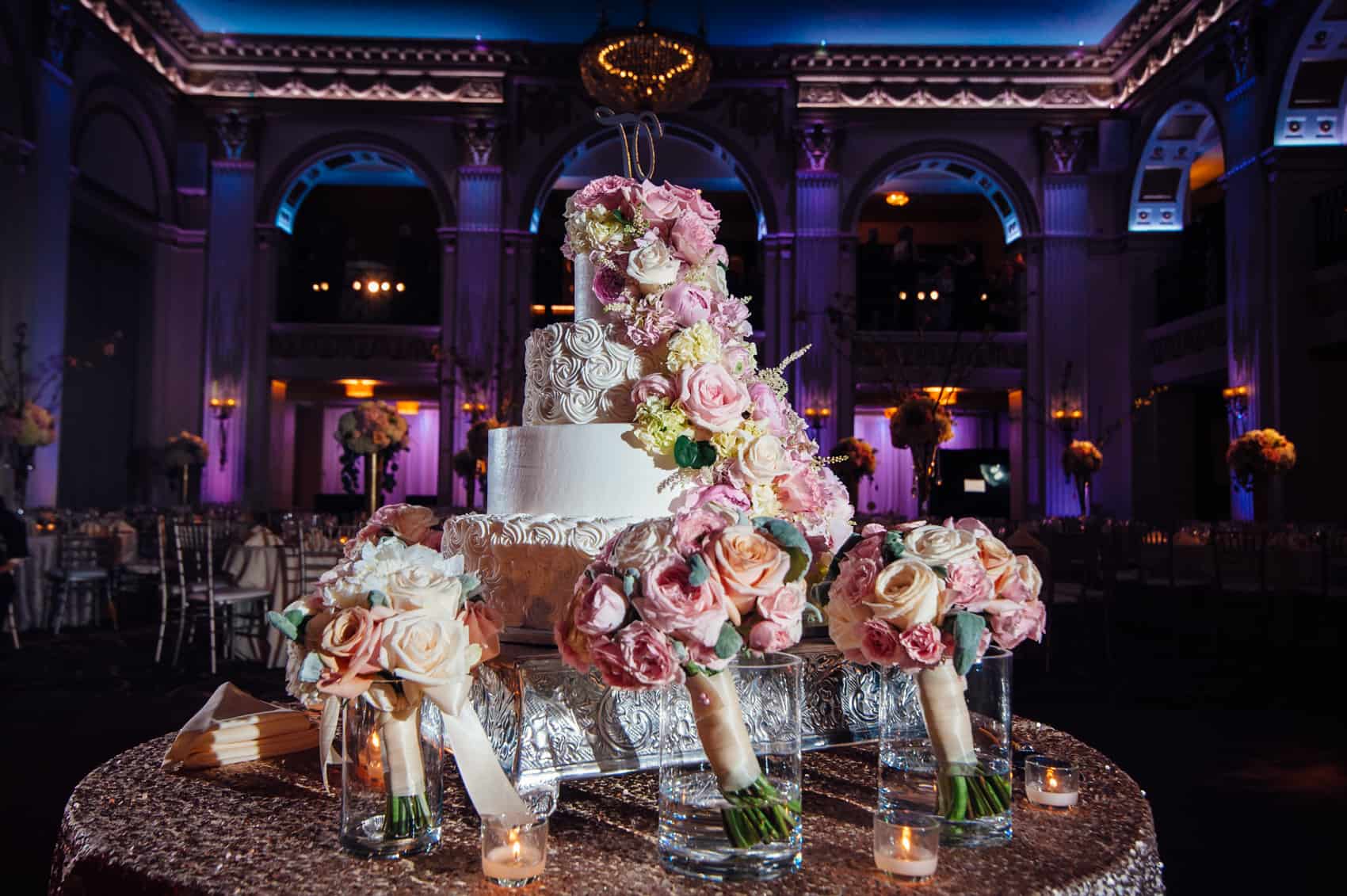 detailed shot of wedding cake