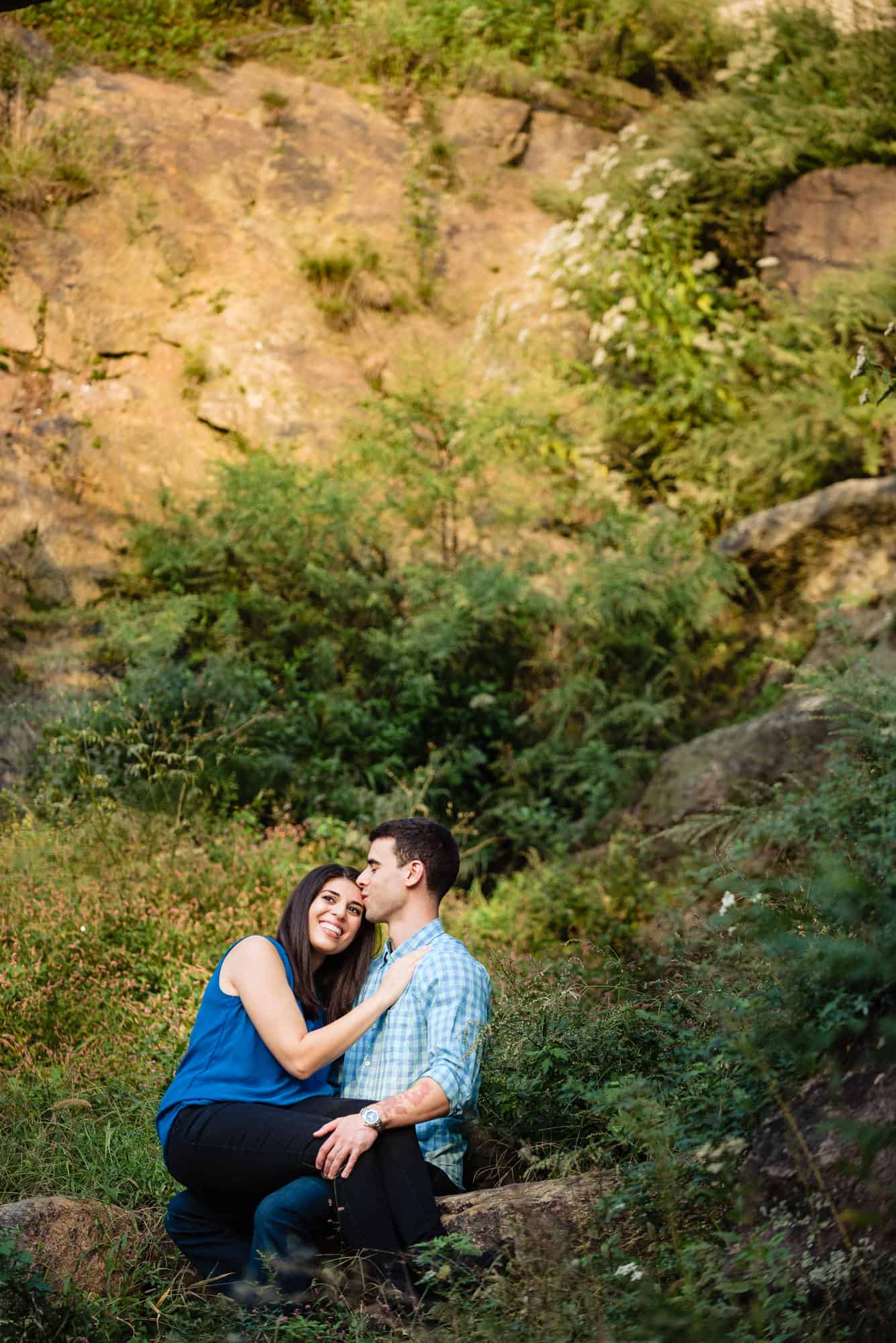 couple is taking a pose during their Philly Art Museum Eshoot