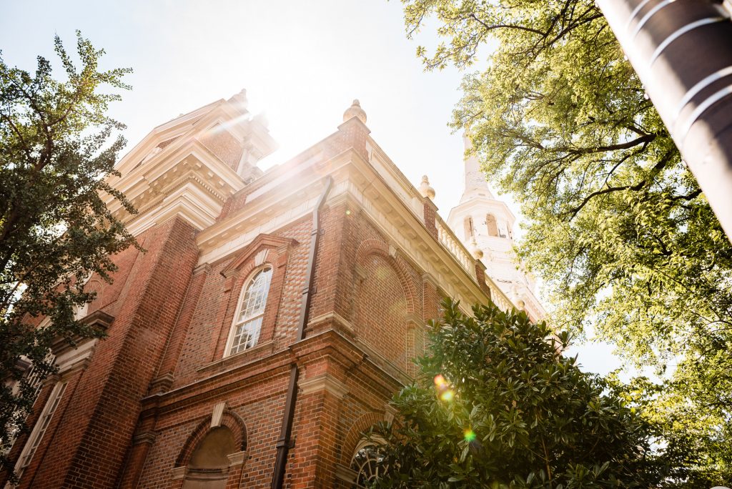 wedding chapel, outside view of Christ Church of Philadelphia with the sun shining