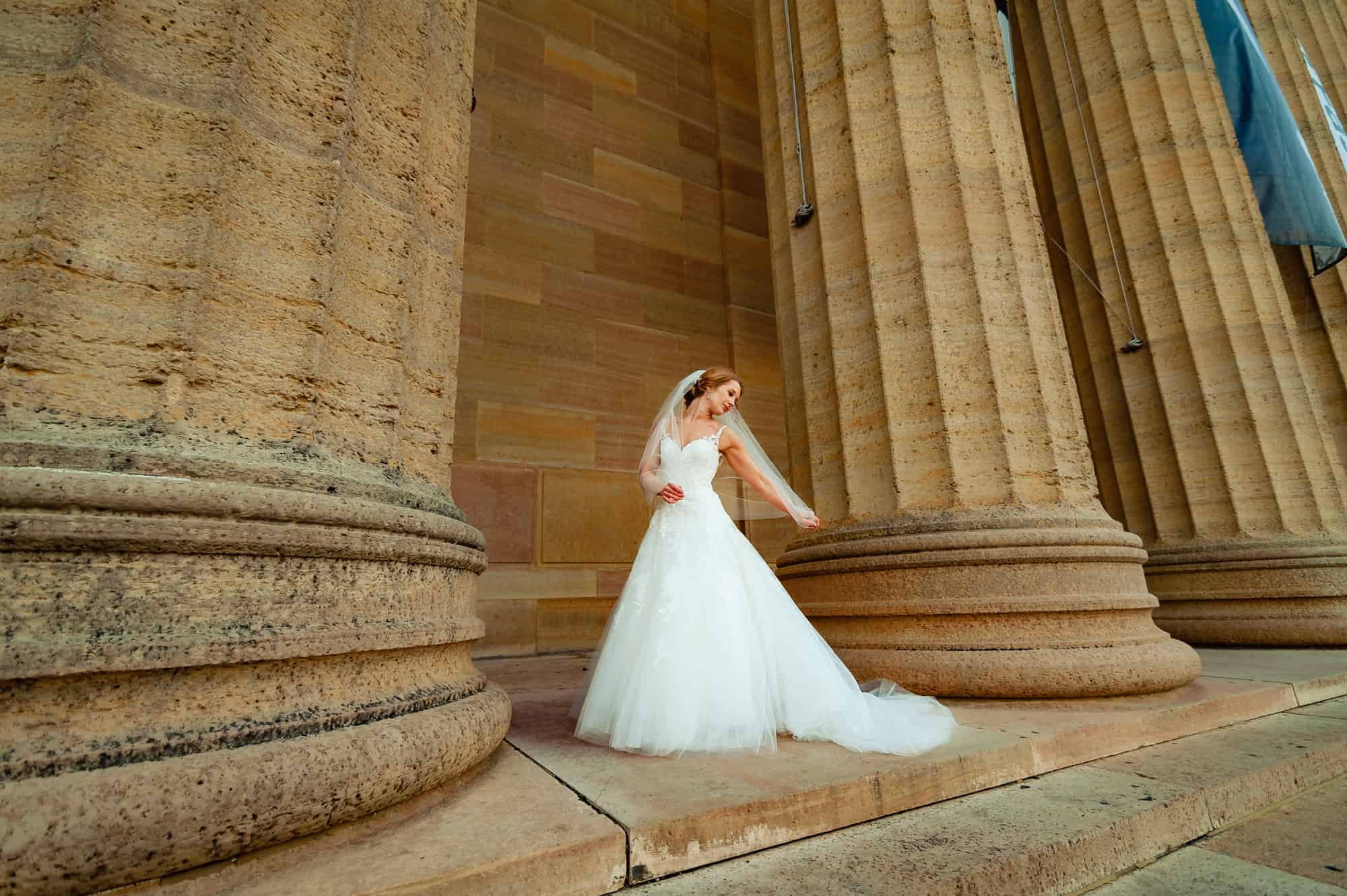Bride posing on the steps of the Philadelphia Museum of Art