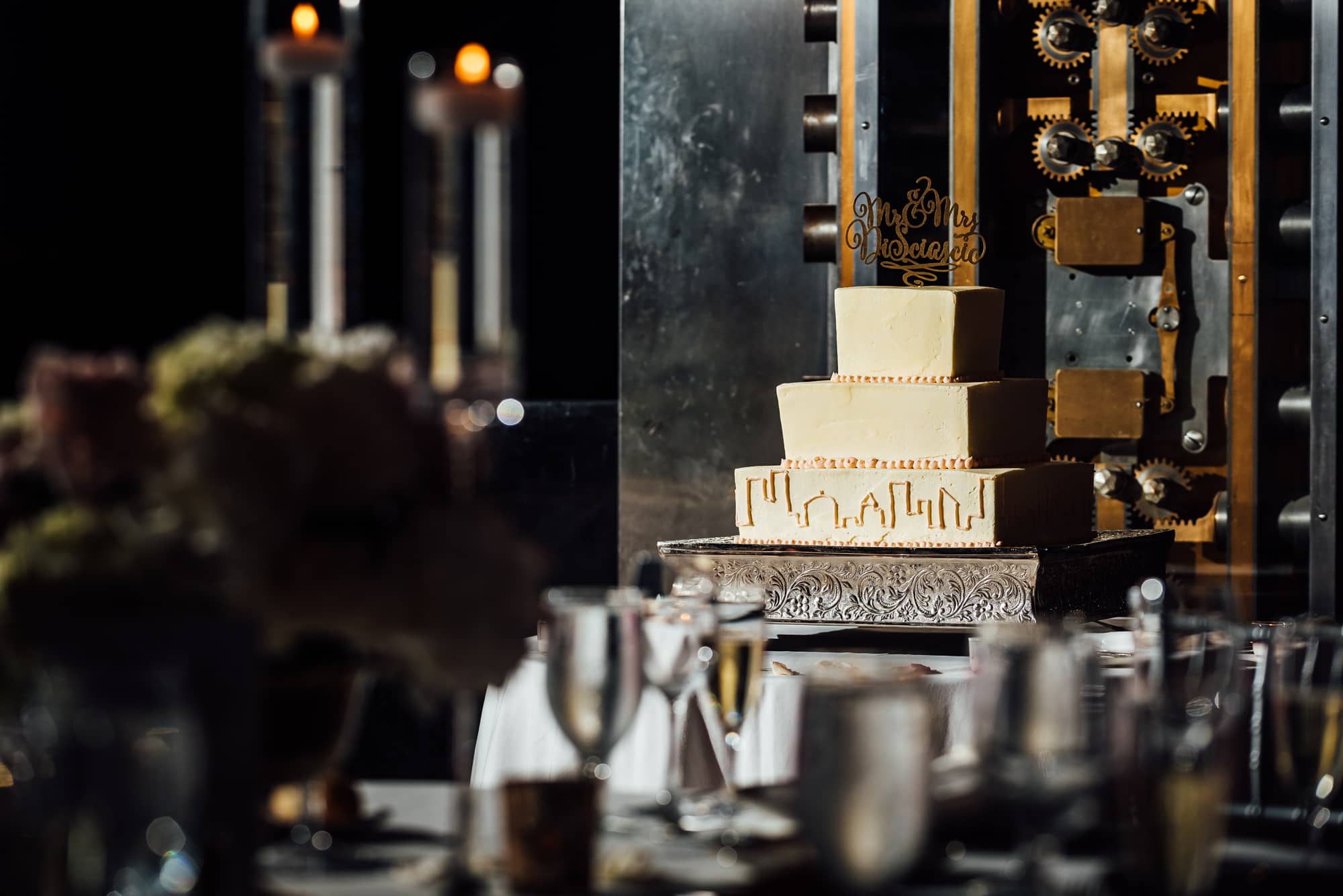 images of wedding cake at the Loews Hotel in Philadelphia