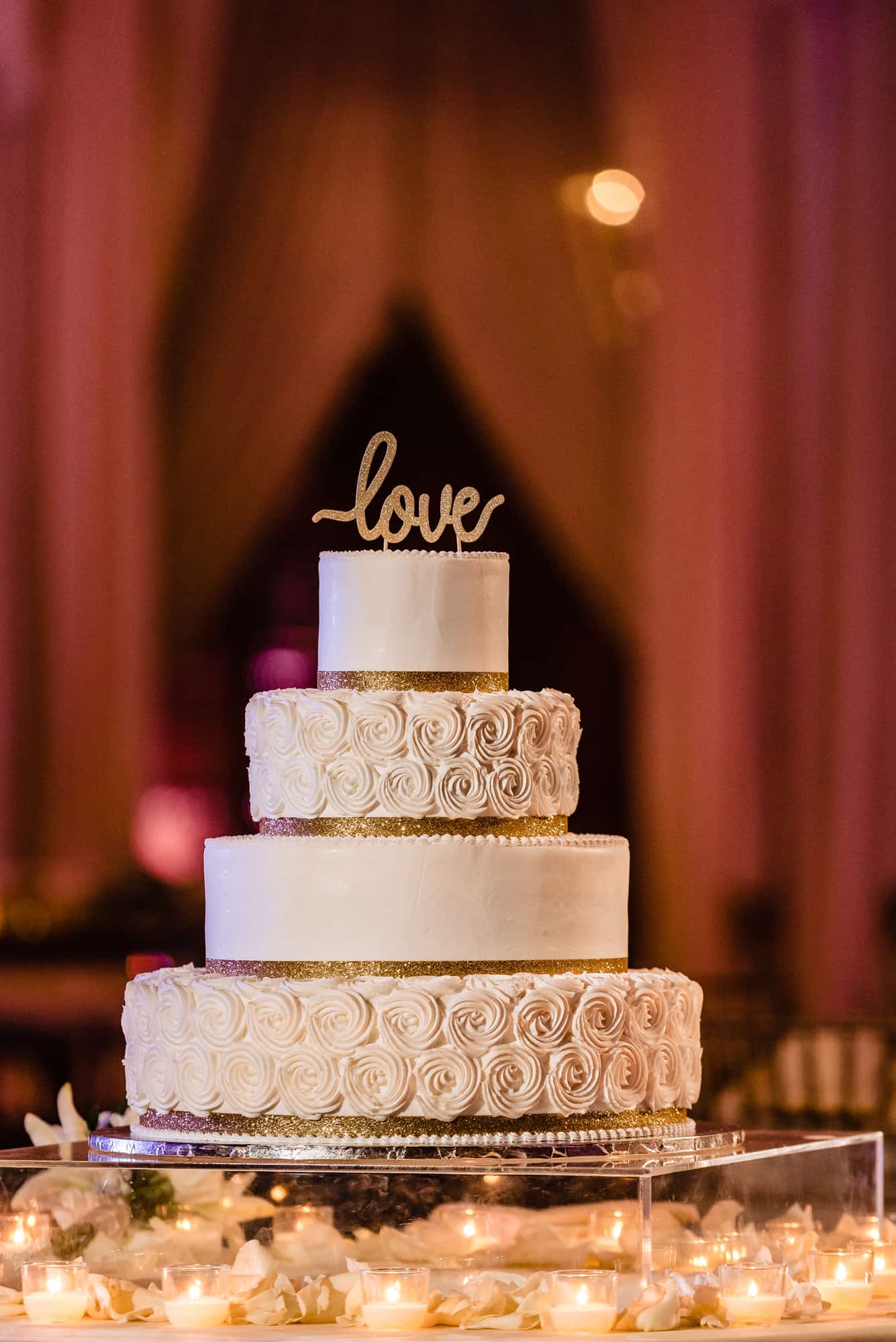 detailed shot of wedding cake at the Crystal Tea Room in Philadelphia