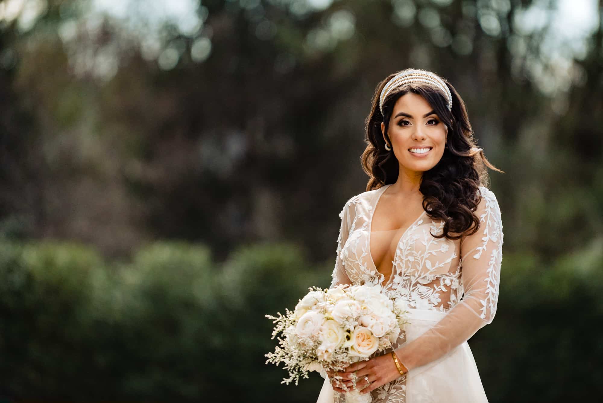 stunning curvy bride in her bridal portrait