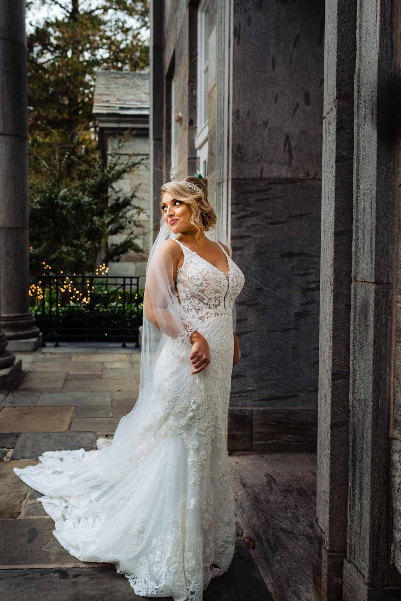 stunning curvy bride in her bridal portrait