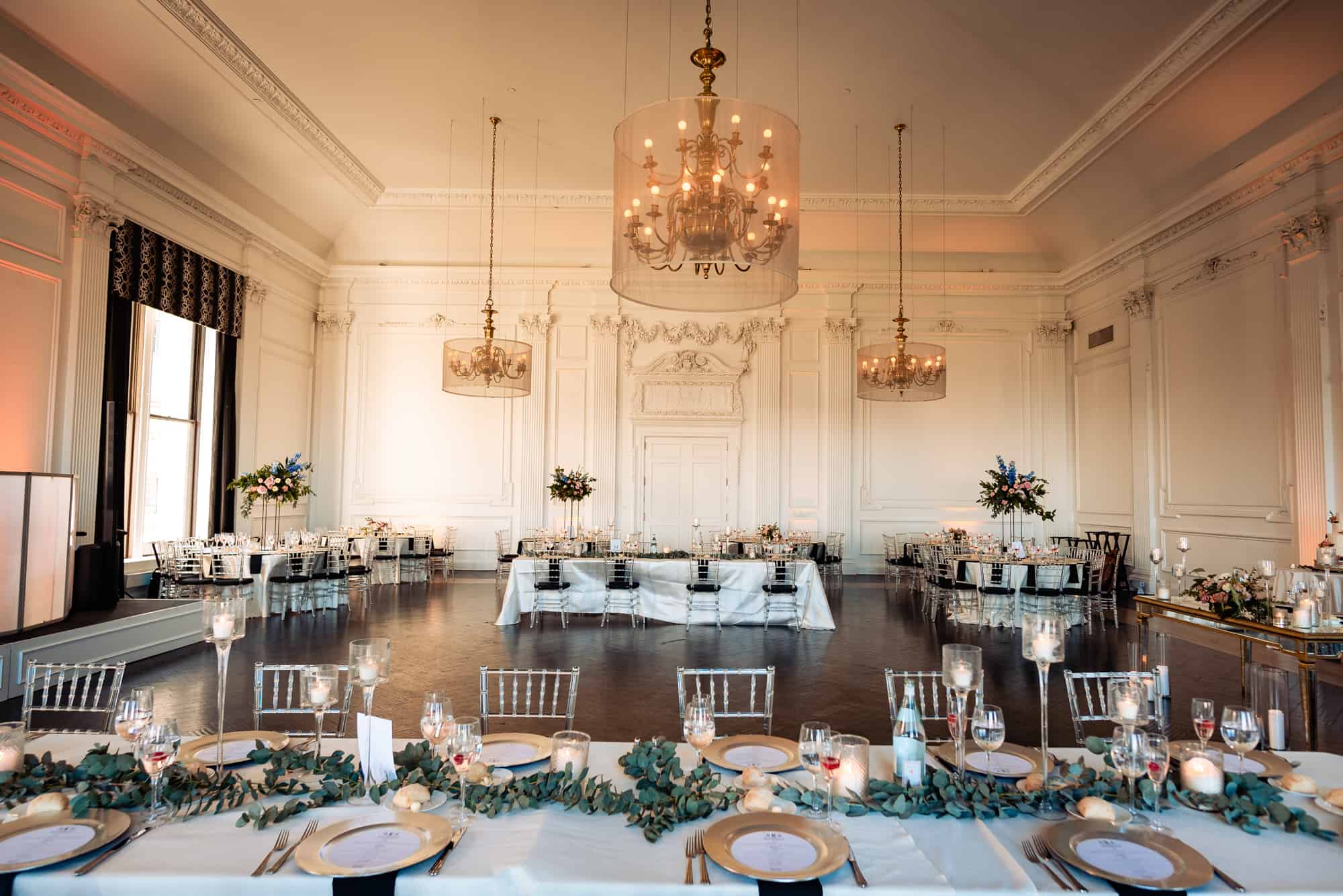 reception table setting at the downtown club philly