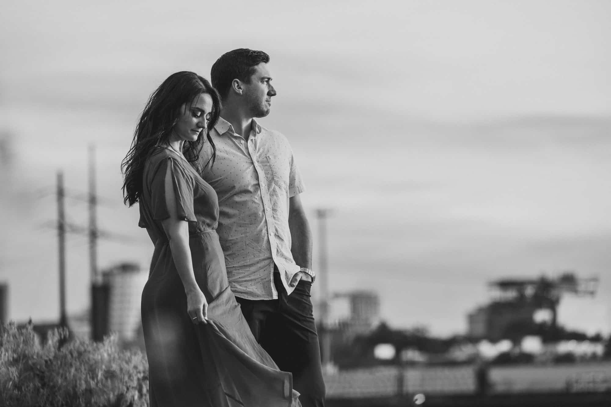 couple taking a pose during their philly e-shoot