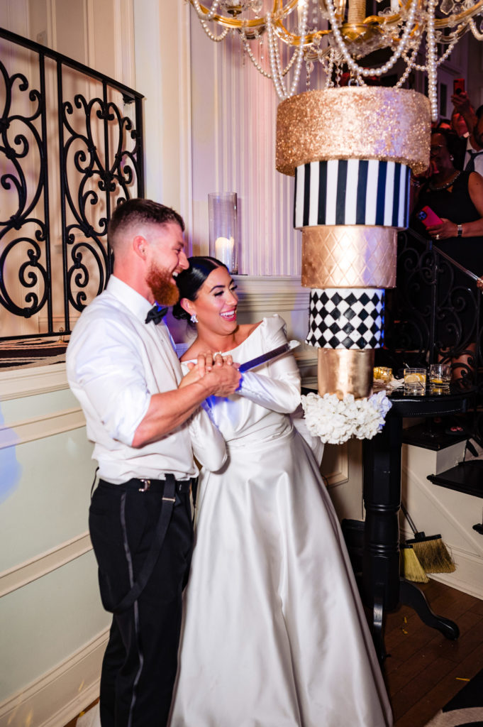 the upside-down chandelier wedding cake