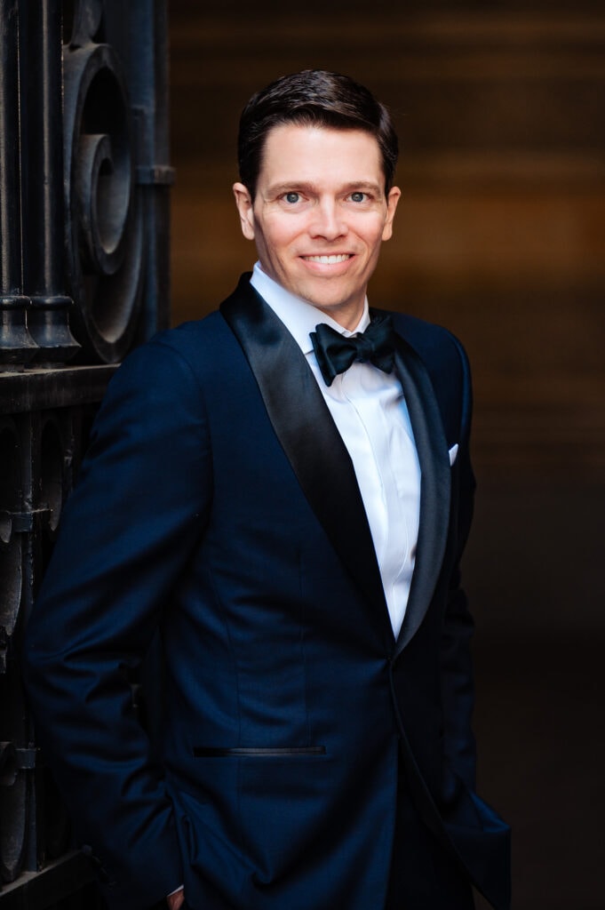 groom portrait