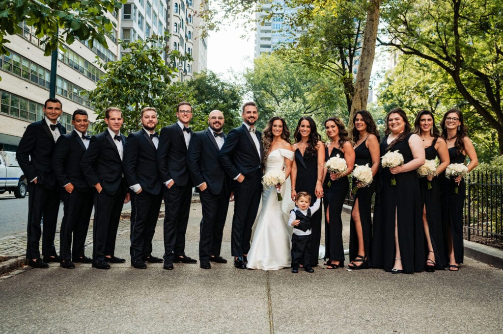 bride and groom with the bridesmaids and groomsen